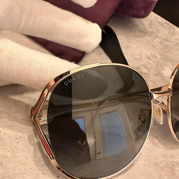 Gucci GG0225S XL | Gold/Green Red Stripe | Excellent Condition - Picture 10 of 10